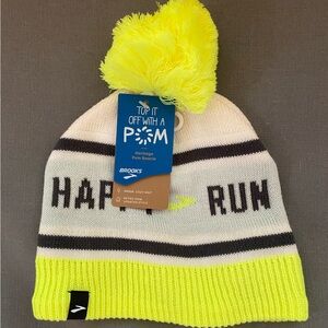 Brooks Running Heritage Pom Beanie